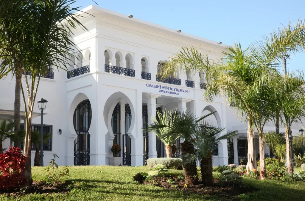 UNE Morocco campus exterior during daytime